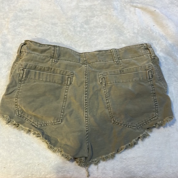 Free People Denim Short shorts 🤎🍃 - Picture 2 of 3